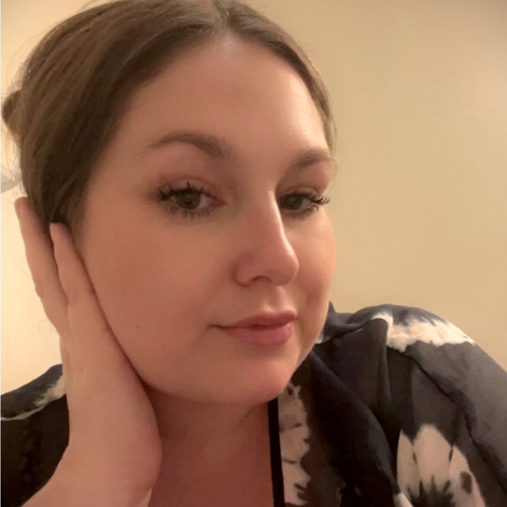 Meet your Posher, Alexandra